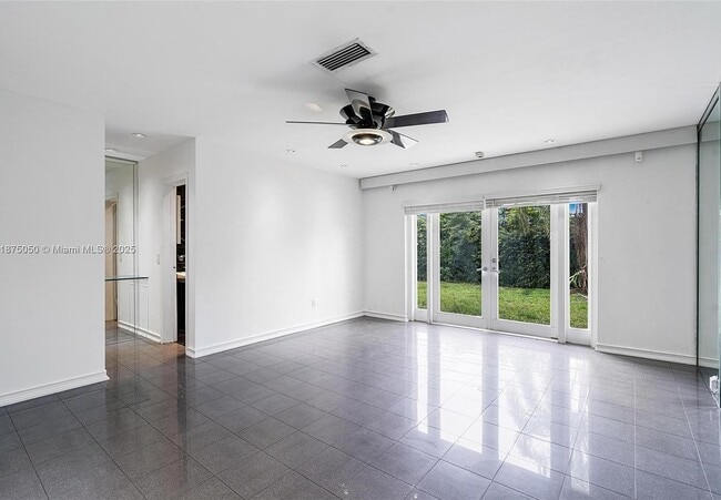 Foto del edificio - 20525 Highland Lakes Blvd