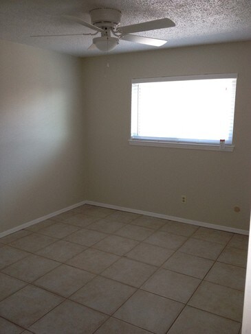 Building Photo - 225 Palmary Dr