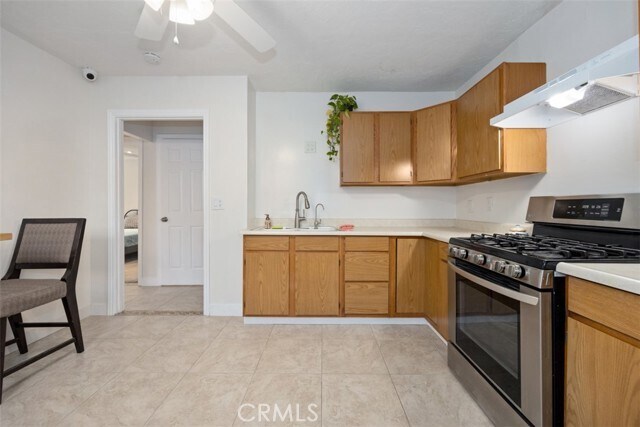 Foto del edificio - 4891 Hedrick Ave