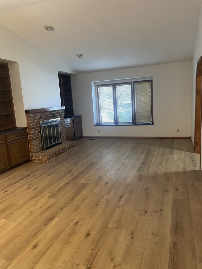 Building Photo - 3500 S Vintage Way