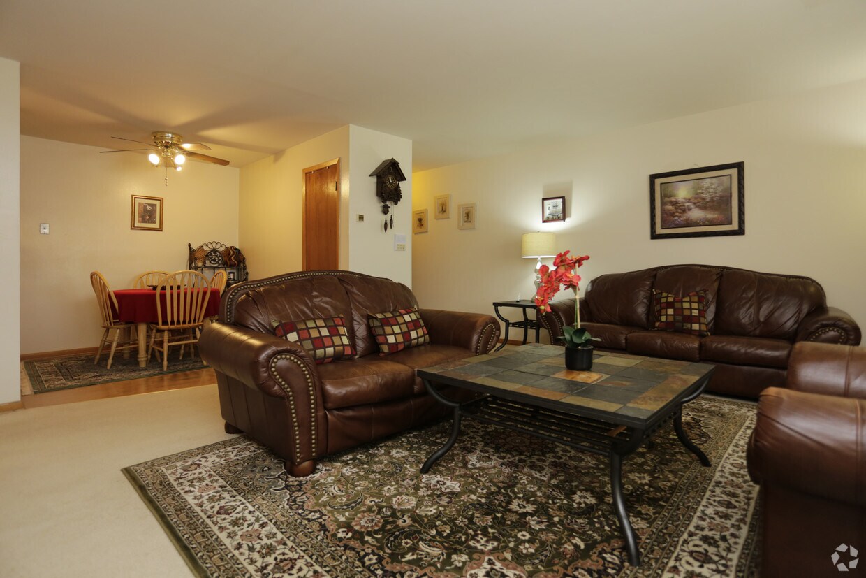 Colonial Manor Apts Apartments in Greenfield, WI