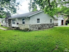 Building Photo - 3007 W Cypress Dr