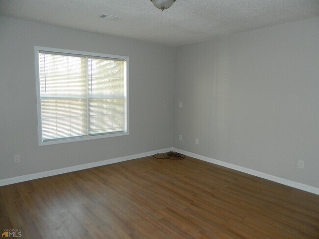 Building Photo - 688 Bellemeade Dr SW