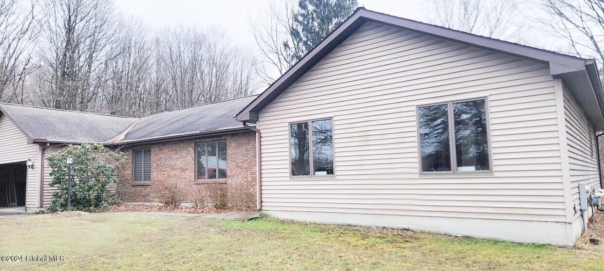 84 Miller Rd, CastletononHudson, NY 12033 House Rental in CastletononHudson, NY