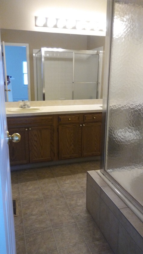 Foto del edificio - 7400 E 32nd St N