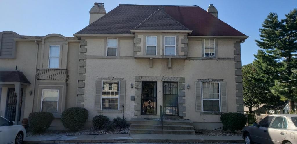 Foto principal - 8314 Metcalf Ave