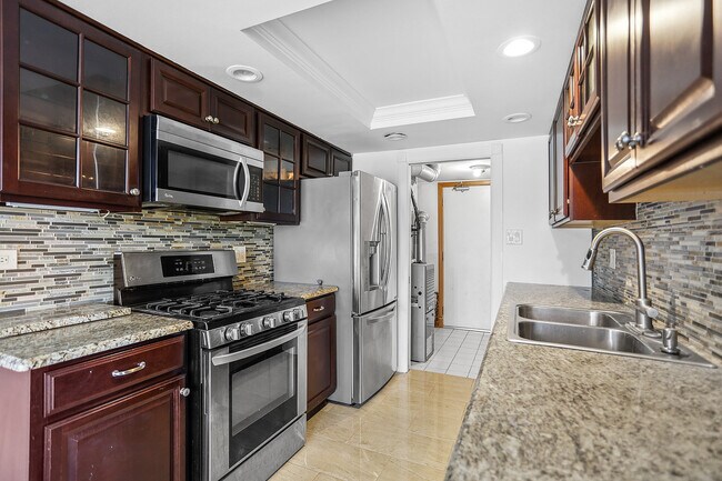 Foto del edificio - 16410 Brementowne Rd