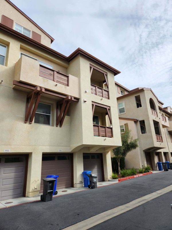 Building Photo - 956 Taragon Way