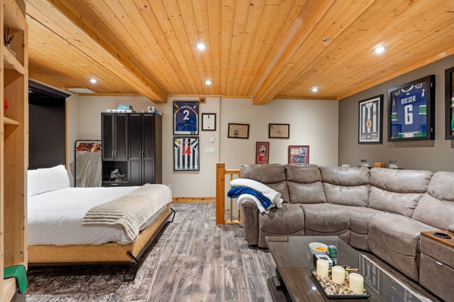 Building Photo - 138 Furry Creek Dr