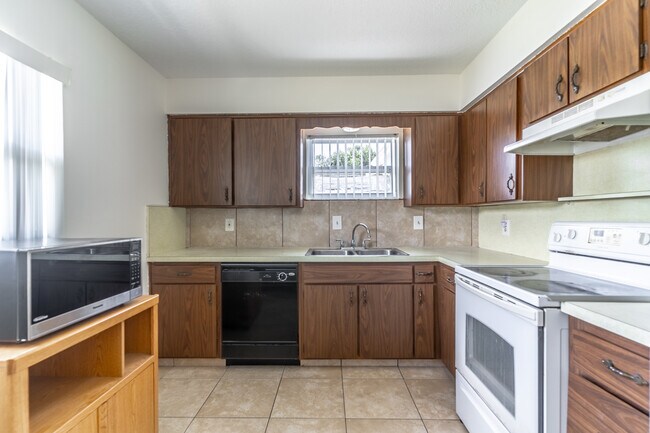 Foto del edificio - 2218 W Oak St