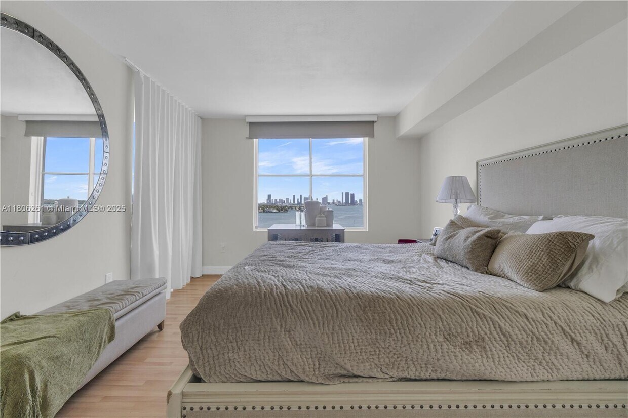 Foto principal - 1900 Sunset Harbour Dr