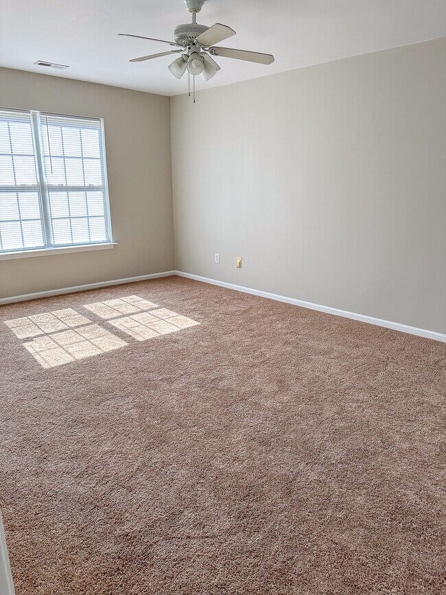 Building Photo - 5421 Peach Pl Ln