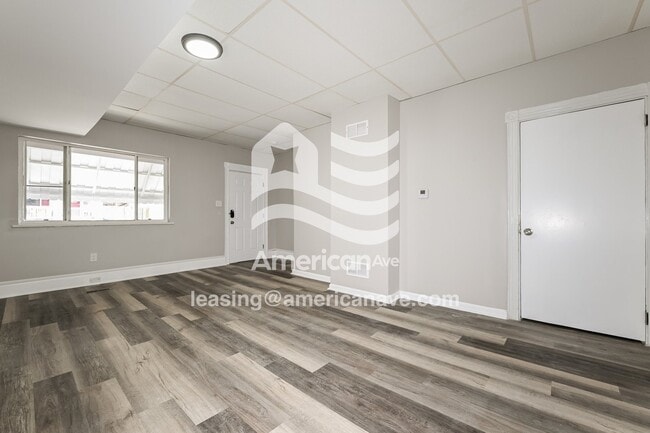 Foto del edificio - 1009 Woods Run Ave