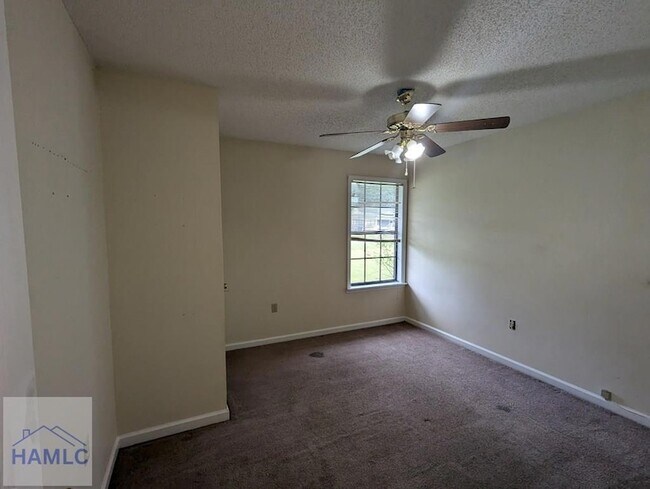 Building Photo - 64 Kelly Ln