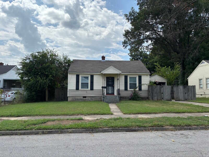 Primary Photo - 1195 Leawood St