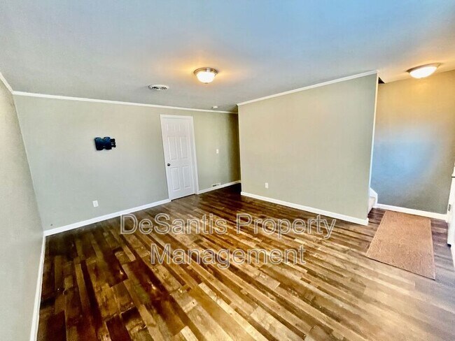 Building Photo - 3282 Ridge Rd Ext
