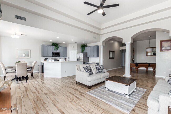 Foto del edificio - 8632 S 10th Ln
