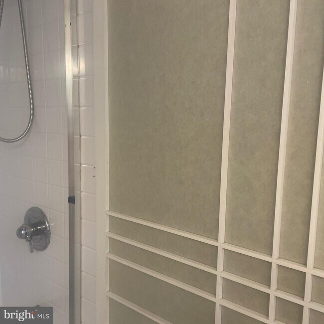 Foto del edificio - 5225 Pooks Hill Rd