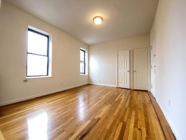 Building Photo - 1 bedroom in BRONX NY 10467