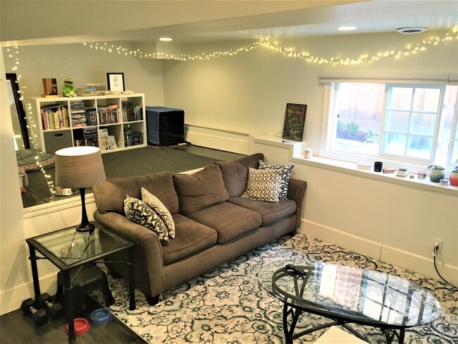 Building Photo - 249 Hillcrest Blvd