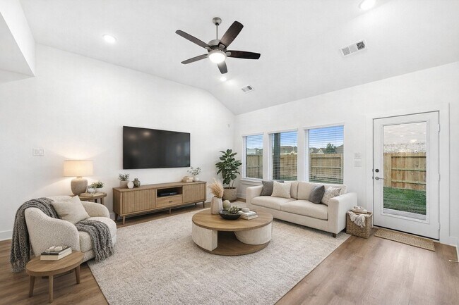 Building Photo - 8058 Kay Hbr Dr