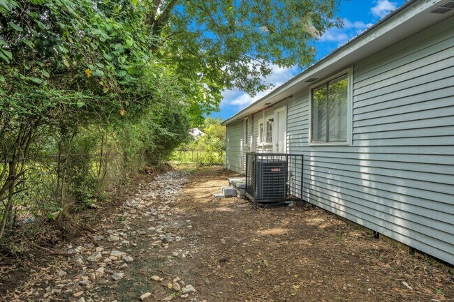 Building Photo - RARE 4BR Bessemer Beauty – Huge Space, Modern Updates & Low Move-In Costs!
