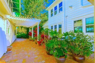 Building Photo - 1427 El Prado Ave