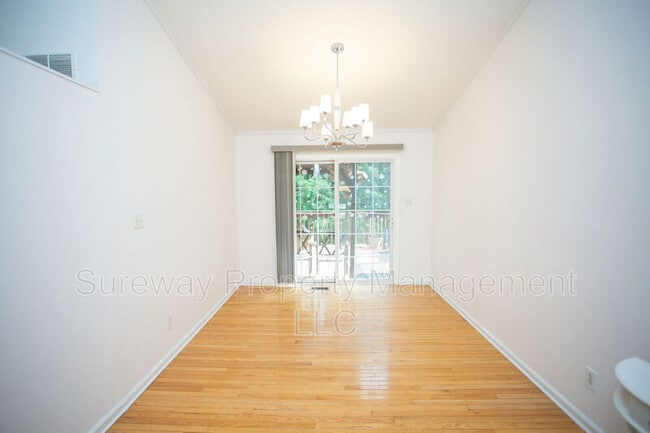 Building Photo - 712 Sage Hill Dr