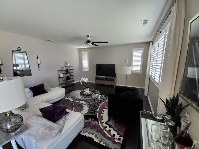 Building Photo - 23 White Alder Dr