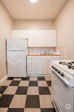 Building Photo - 674 Somerset Terrace NE