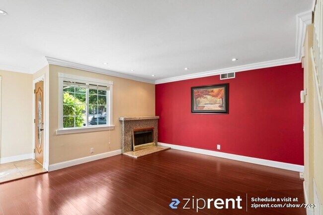Building Photo - 463 Tovar Dr
