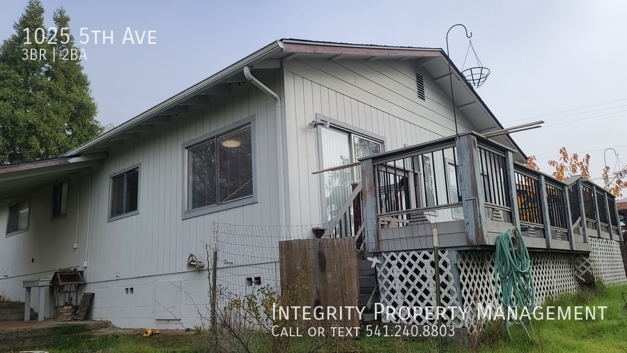 Foto principal - 1025 5th Ave