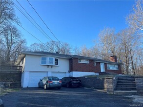 Building Photo - 8 Sherman Dr