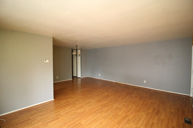 Building Photo - 339 Homeland Southway