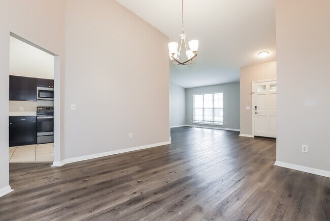 Foto del edificio - 1011 Hardwood Dr