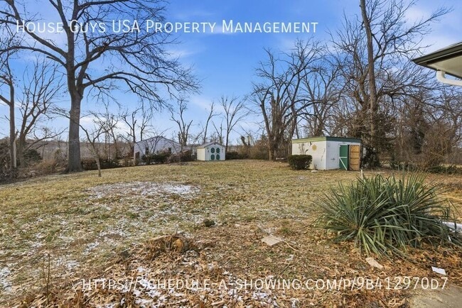 Building Photo - 1704 Highland Dr