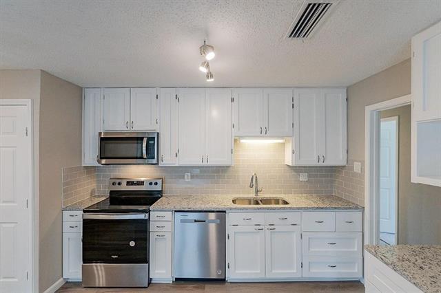 Foto del edificio - 2112 Cedarcrest Dr