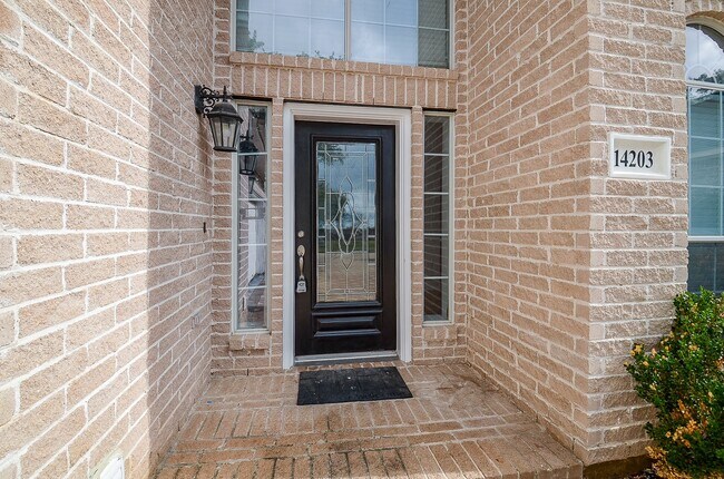 Building Photo - 14203 Marina Bay Ln