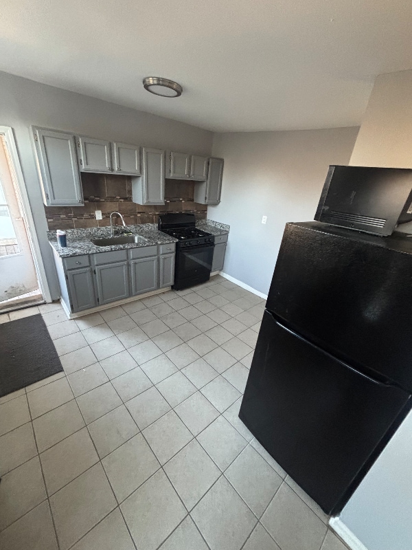 Building Photo - 7657 S Coles Ave