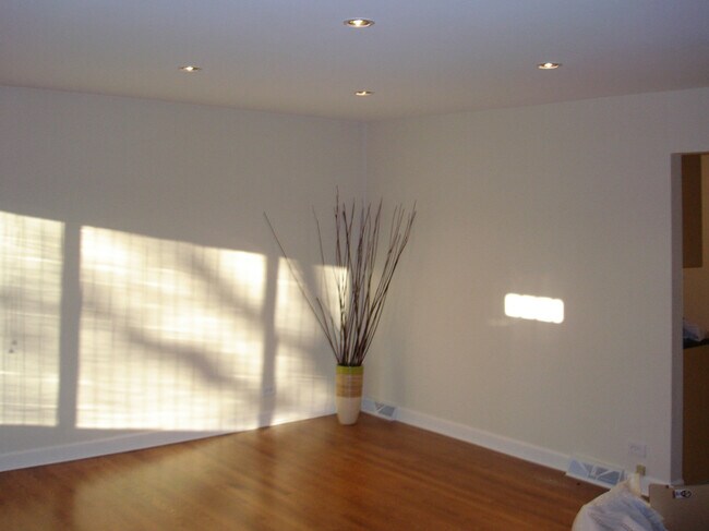 Foto del edificio - 423 E Lincoln St