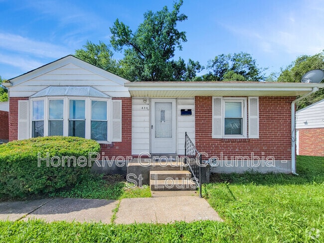 Building Photo - 830 Pershall Rd