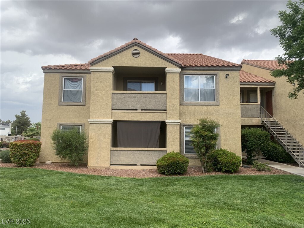 Foto principal - 2300 E Silverado Ranch Blvd