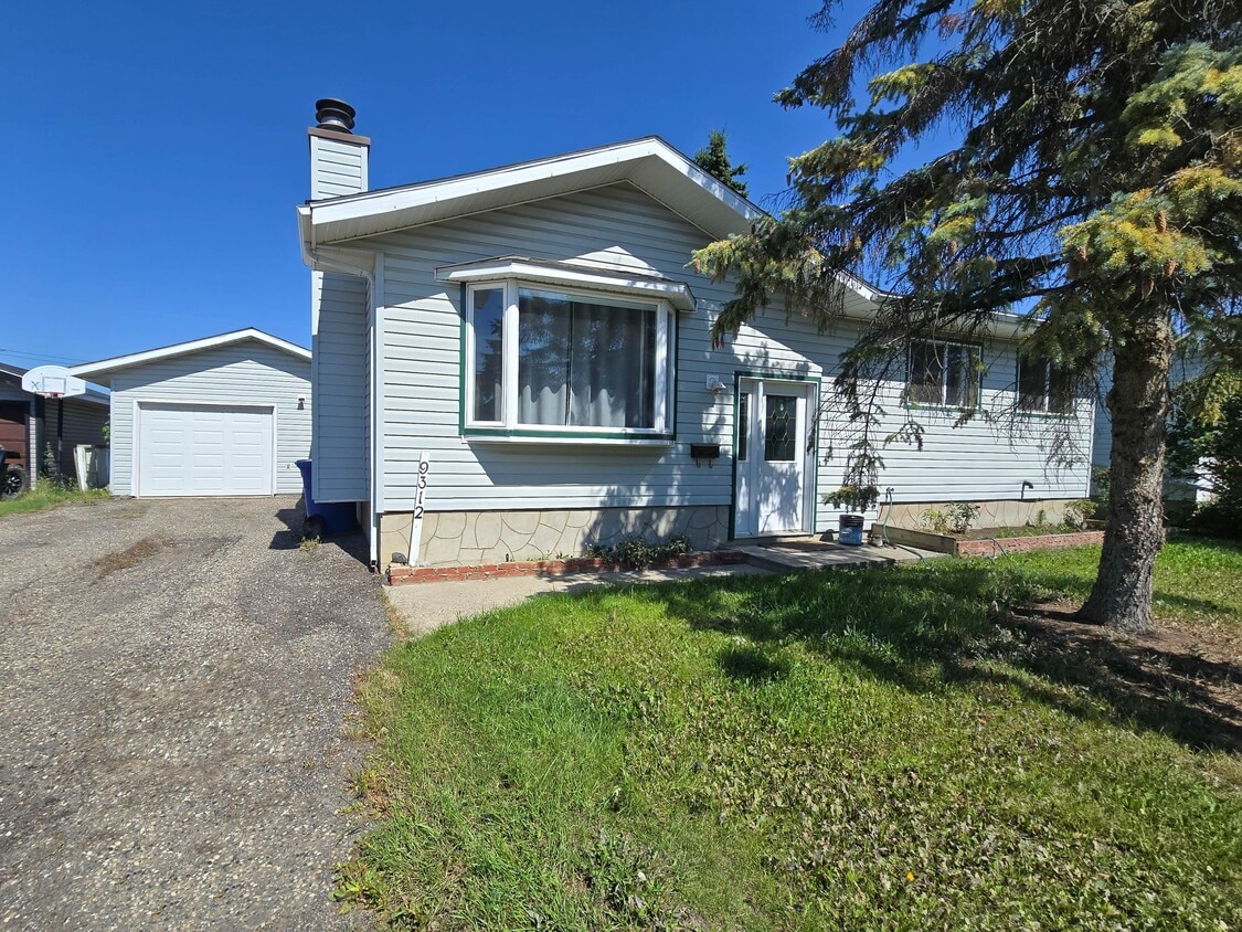 Primary Photo - 9312-9105 105 Ave