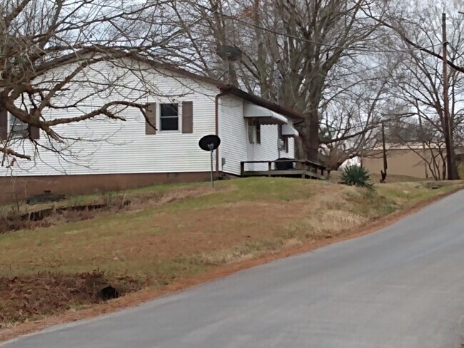 Foto del edificio - 62 Lick Creek Rd