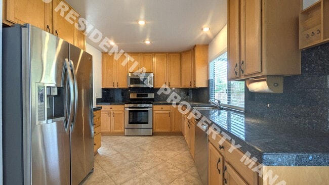 Building Photo - 2806 Atadero Ct