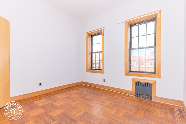 Building Photo - 1140 St Johns Pl