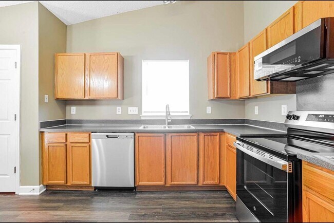Foto del edificio - 843 Anchor Way NE
