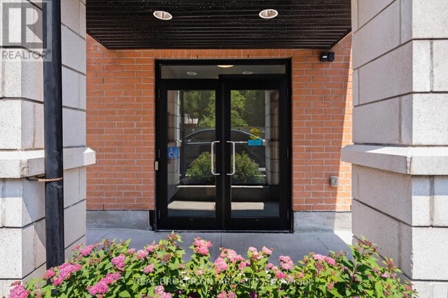 Building Photo - 3684 Fallowfield Rd