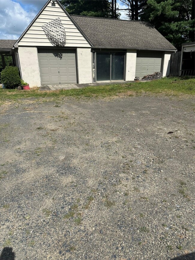 Building Photo - 3970 Summerville Way