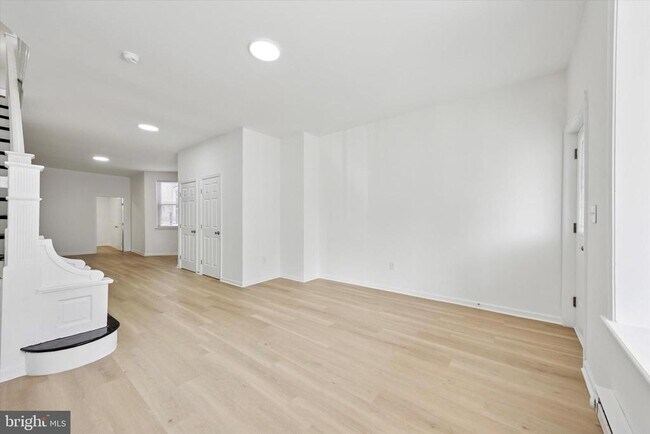Foto del edificio - 2943 W Oxford St